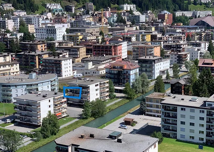 Fewo Bolgen: Central Jakobshorn Apartment with Ski Amenities