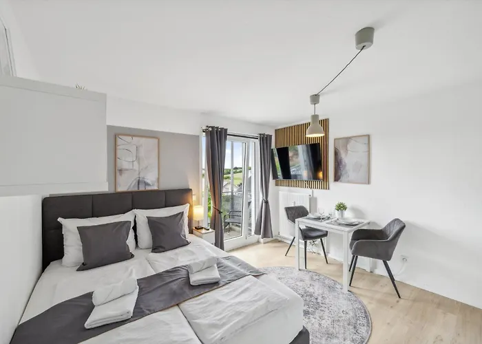 Go2Cozy Apartments - Quiet Central Studio, Free Parking