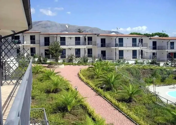 Scalea Apartments & Pool