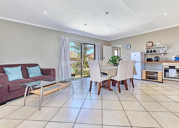 Tranquil, Large 1 Bedroom Garden Cottage, 12 Mins From Or Tambo International With Backup Water