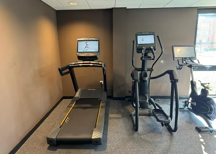 York Minster Icona 250 Free Parking & Gym