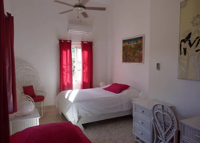 Charming Oceanside 2 Bd Villa