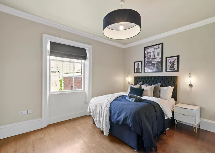 The Georgian Penthouse In Wakefield - Parking