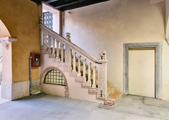 Palazzo Confalonieri Da Lisca