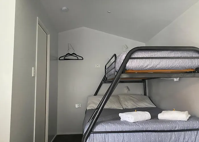 Christchurch Airport Tiny House 6 Mins From Airport