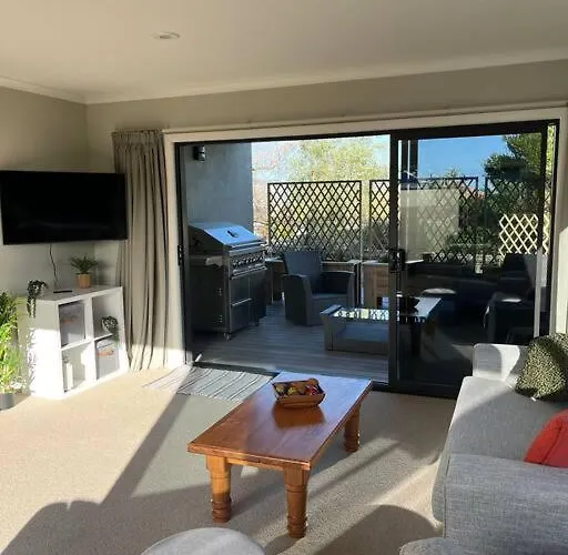 Smiths Place