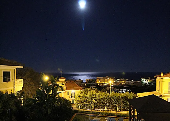 La Pace, Il Sole, Il Mare - Sanremo Casa Indipendente Vista Mare, Posto Auto Privato, Ampio Spazio Esterno Attrezzato, A Pochi Minuti Dalle Spiagge