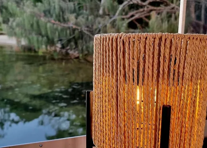 Liquid Spirit Noosaville Houseboat " Experience More "