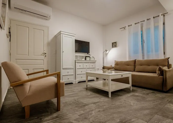 Chrisi Holiday Home - 500 Sqm Private Gardens & Nature View - 300M By The Sea