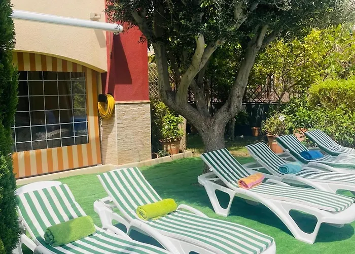 Villa With Private Pool And Beautiful Garden