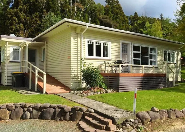 Sapphire Springs Holiday Park And Thermal Pools