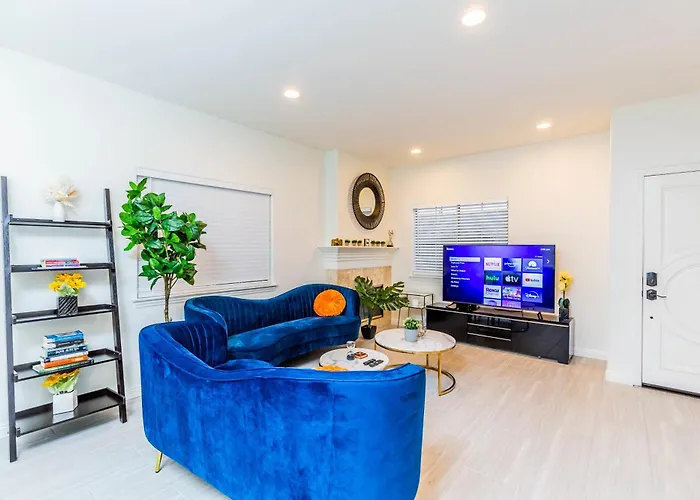 Newly Remodeled 5B4B 2 Mile From The Rose Parade