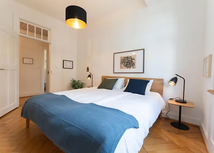 Charmante Altbauwohnung am Rhein