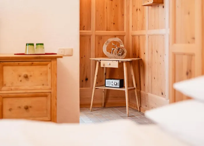 Schindler "Bed & Food Experience"