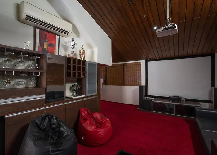 Super Luxury Villa - Near To Karnavati Club