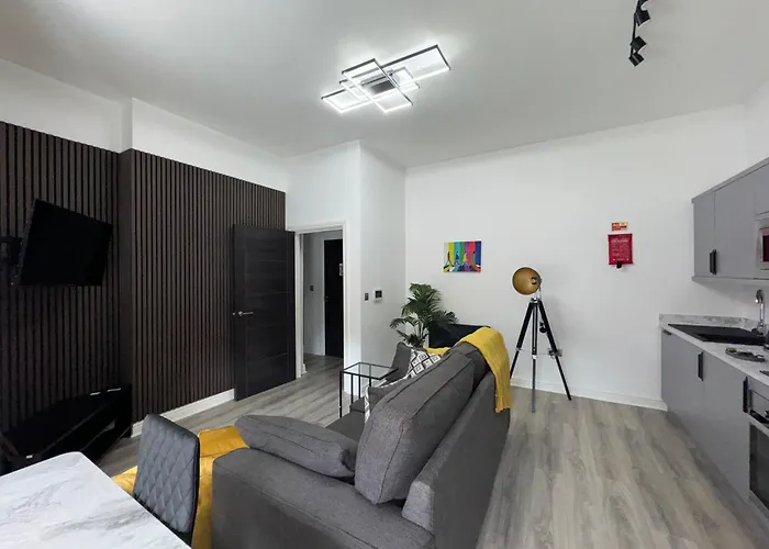 38 Everton Road Free Onsite Parking