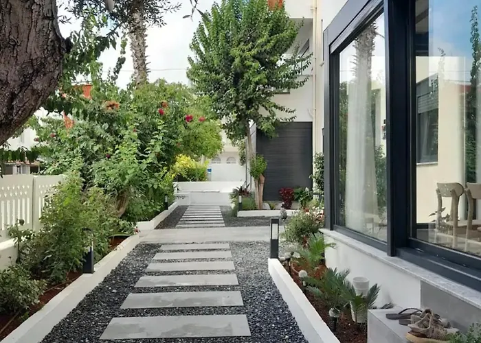 Leos Apartments Apart2