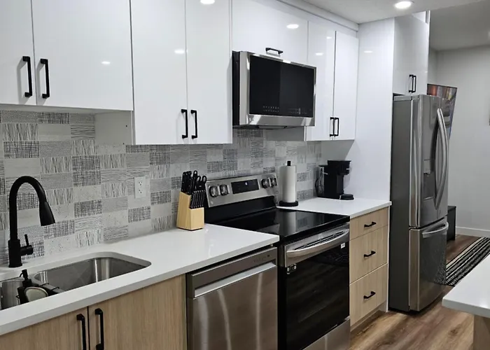 Cozy 2 Bedrooms And 1 Bath For 4 Guests!