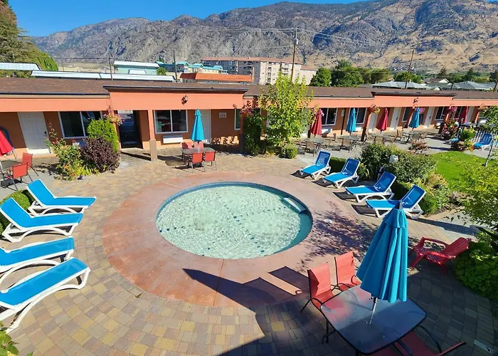 Sahara Courtyard Inn & Suites Osoyoos