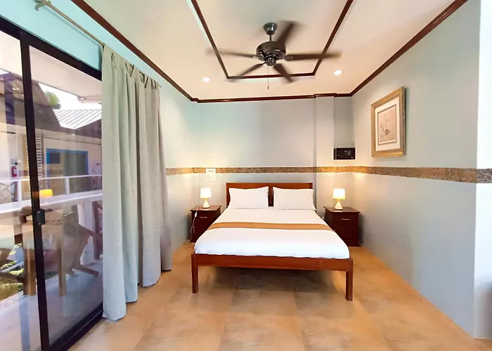 Hotel Oasis Port Barton