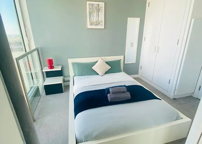 Birmingham City Centre, 2-Bedroom Apartment