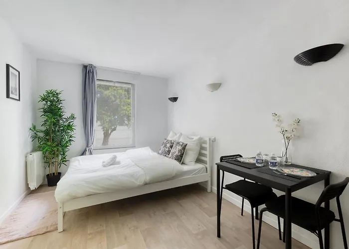 Studio Paris La Defense