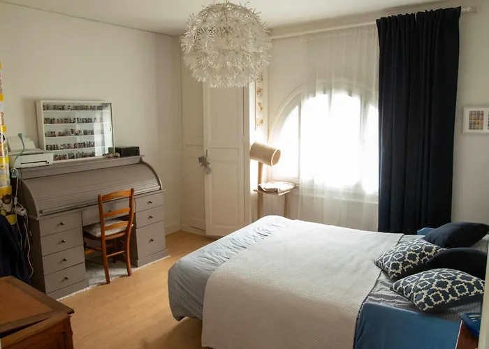 Seine-Front Apt In Stone House With Parking And Garden, Lacroix Island