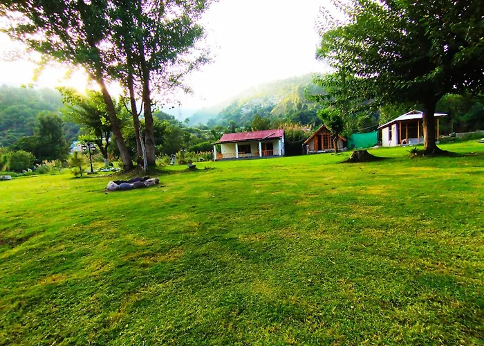 Country Club Balakot - Round Bed Cottage