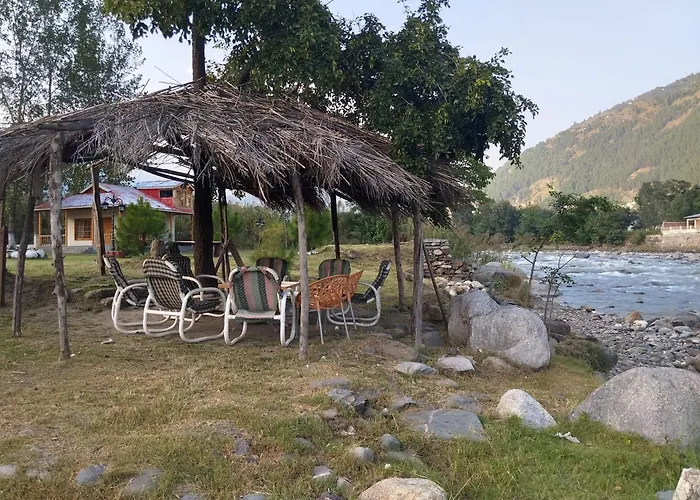 Country Club Balakot - Round Bed Cottage