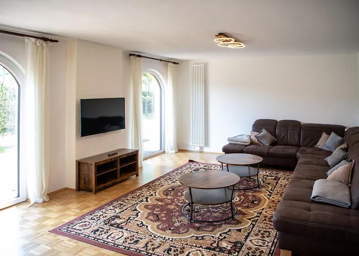 Ganzes Haus Mit Viel Platz Fuer Familie Und Freunde