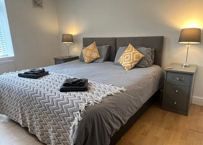 Spacious Ground Floor Suite Comfortably Sleeps Up To Eight
