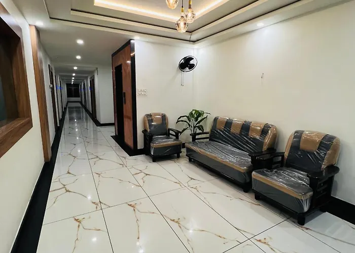 Shanthi Tourist Home