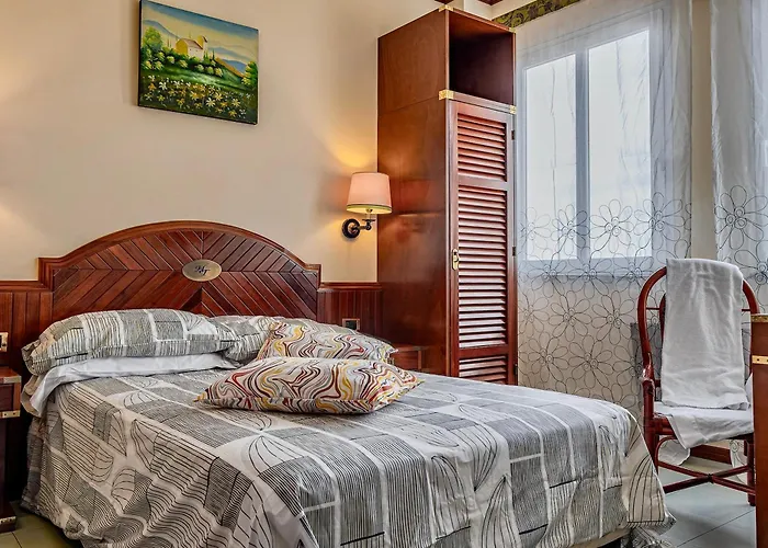 Thr - Isa-Hotel In Marina Di Cecina Just 100 Mt From The Beach