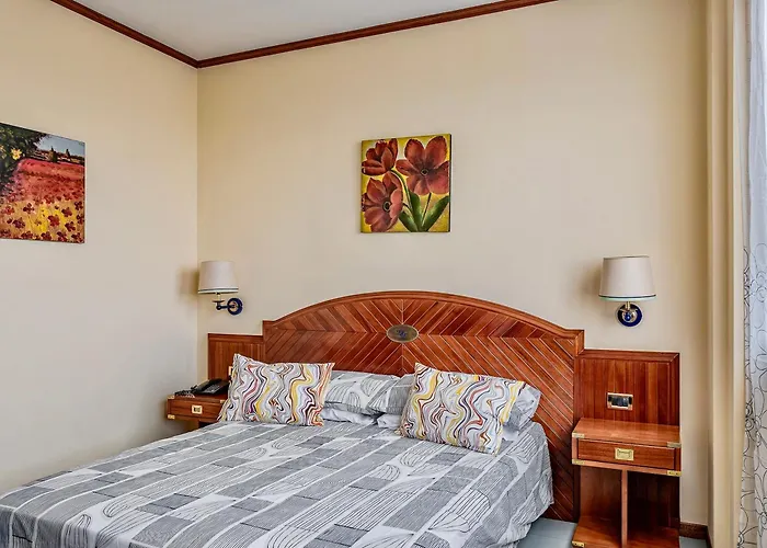 Thr - Isa-Hotel In Cecina Just 100 Mt From The Sea