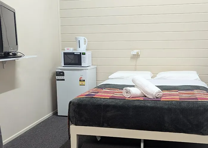Grand Central Hotel Proserpine