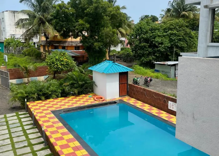 Scarlet Resort