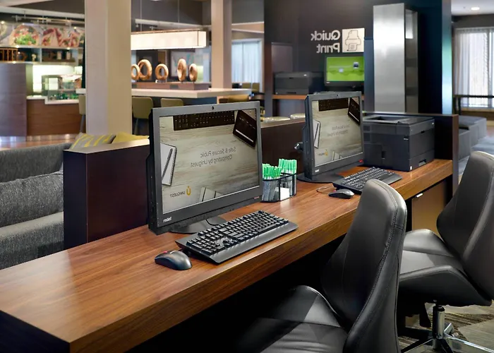 Courtyard By Marriott Macon