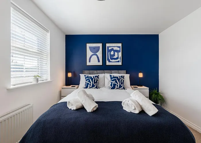Caboose Stays - Bury St Edmunds - Modern 4 Bed Townhouse Close To Centre And Major Transport Links - Fast Wifi - Parking - Business And Contractors