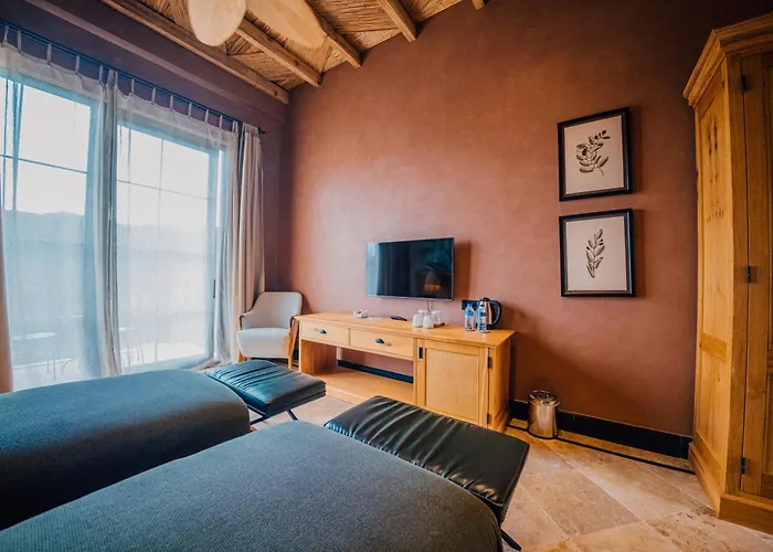 The Remote Hotel