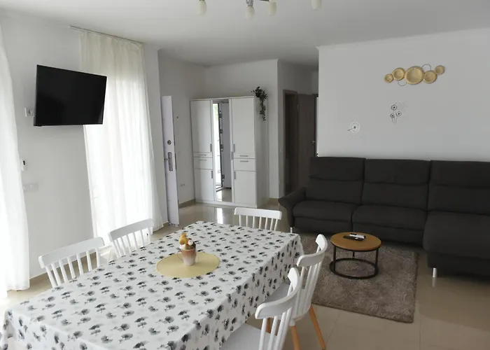 4 Seasons Apartman
