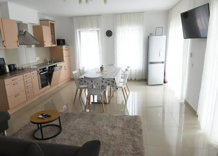 4 Seasons Apartman