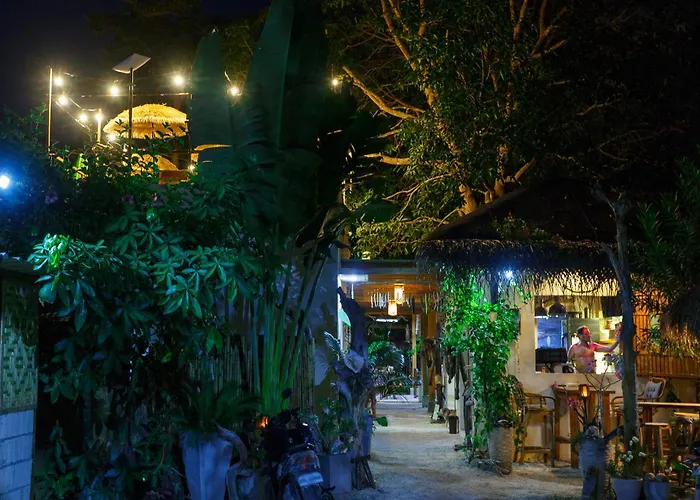 Camotes-Hidden-Huts