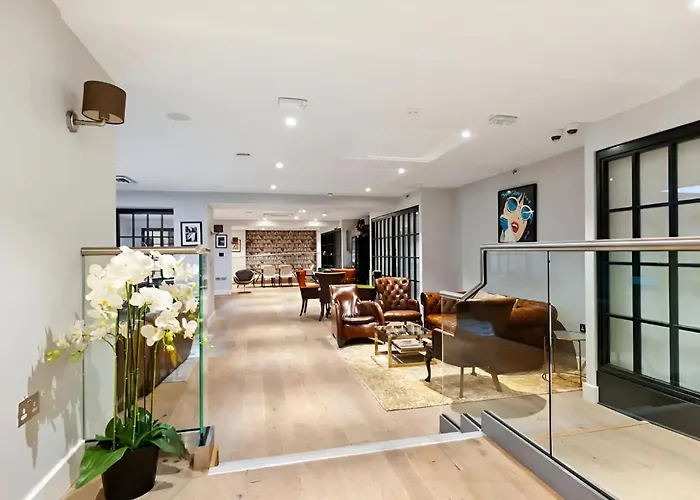 Central Croydon 2 Bedroom Apartment With Gated Parking 15 Min To London Bridge And Gatwick