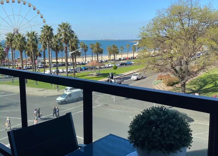Promenade Towers 3 Bedroom Apartment With Bay Views On The Geelong Waterfront - 403