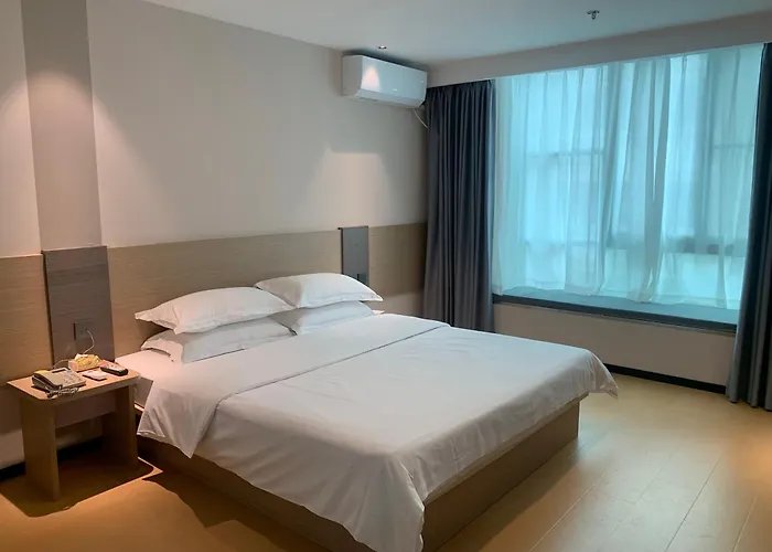 M Hotel Xiamen Haicang Maqing Road Metro Station