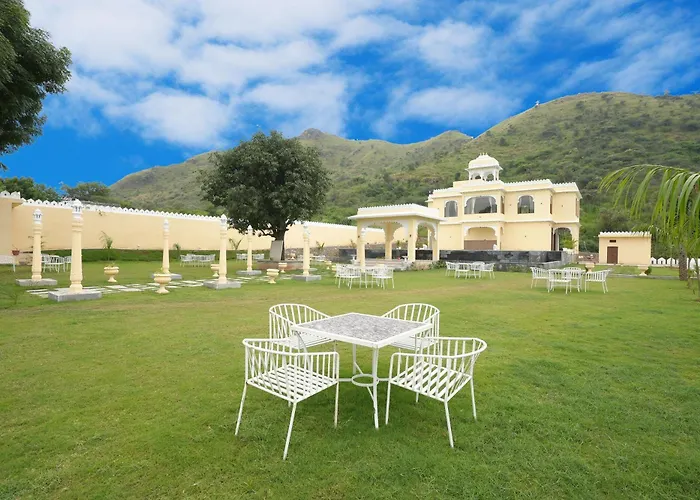 Maangarh Resorts