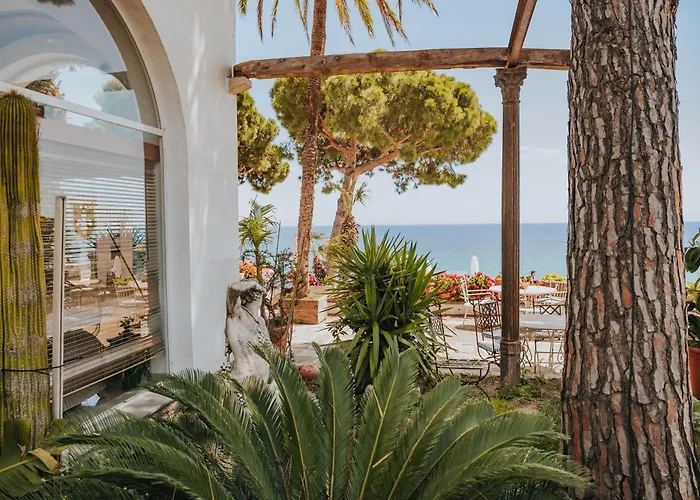 Hotel Roger De Flor By Seleqtta