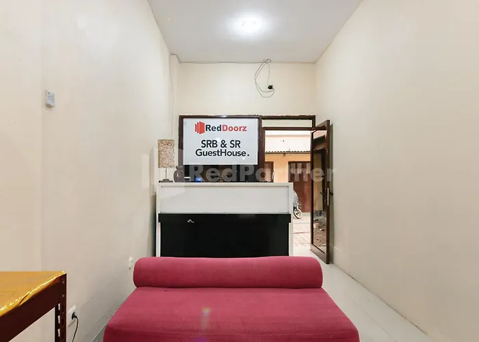 Sr Residence Near Mall Ciputra Cibubur Mitra Reddoorz