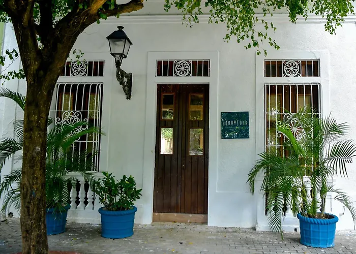 Honky Tonk Colonial