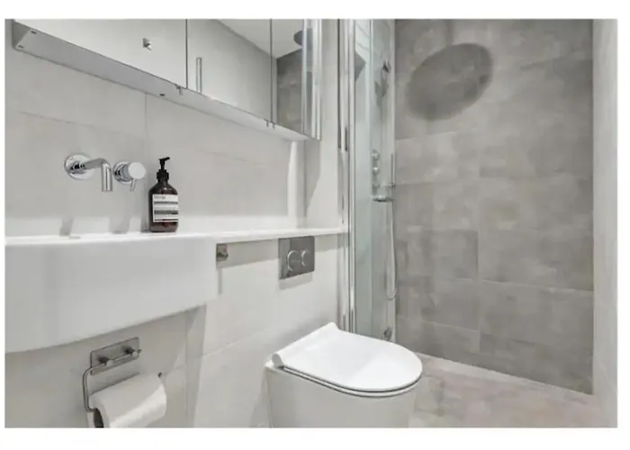 Richmond Maisonette 3 Bed, 2 Bath & Garden Terrace